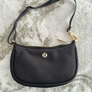 lululemon Athletica Black Shoulder Bag 1L